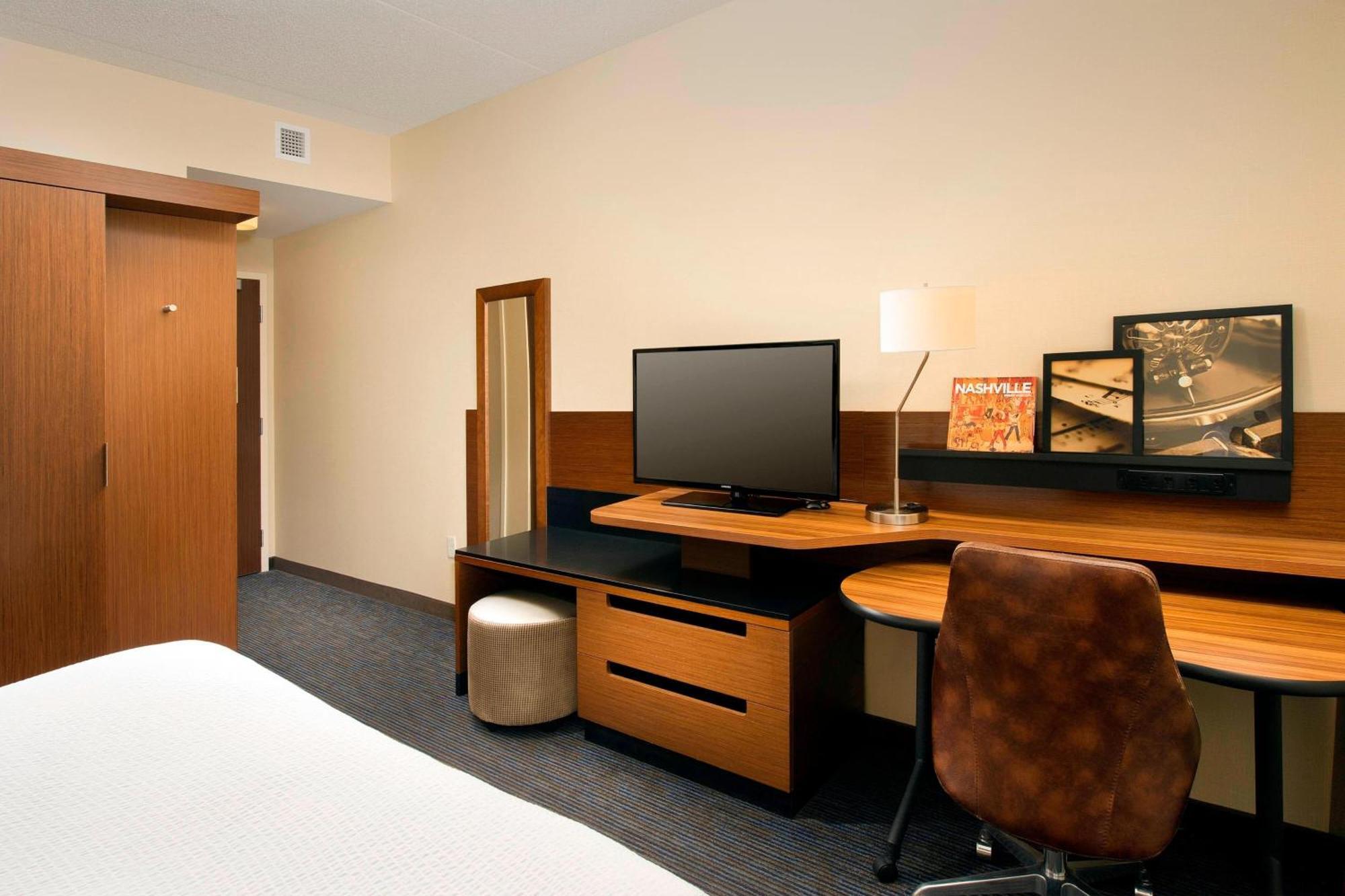 Fairfield Inn And Suites By Marriott Nashville Downtown/The Gulch Экстерьер фото